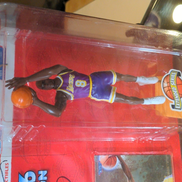 Kone Bryant Autographed Starting Lineup 1996 edition - Picture 5 of 7